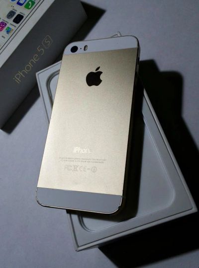 Лот: 10602142. Фото: 1. Apple iPhone 5S 16GB Gold. Смартфоны