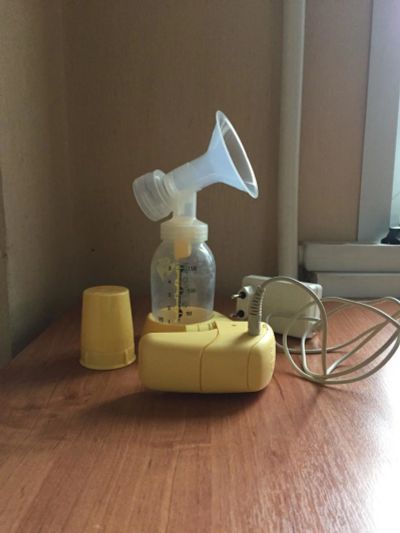 Лот: 10573543. Фото: 1. Молокоотсос Medela mini electric. Всё для кормления