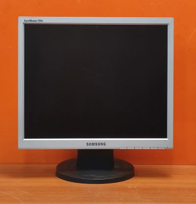 Лот: 18447474. Фото: 1. Монитор Samsung 720N Диагональ... ЖК-мониторы