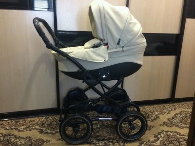 Лот: 11451703. Фото: 1. Коляска Zippy 2в1. Кожа, классика... Коляски