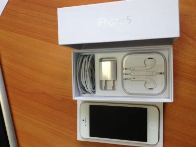 Лот: 4122123. Фото: 1. Продам iPhone 5 16 Гб Цвет белый... Смартфоны