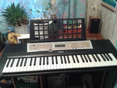Лот: 4728845. Фото: 1. Синтезатор Yamaha PSR-R200. Клавишные