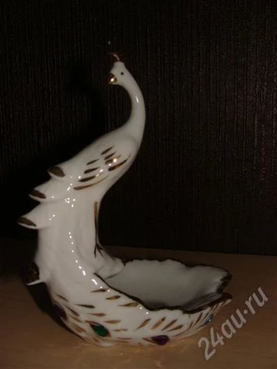 Лот: 677426. Фото: 1. Павлин, подставка фарфоровая. Другое (домашний быт)
