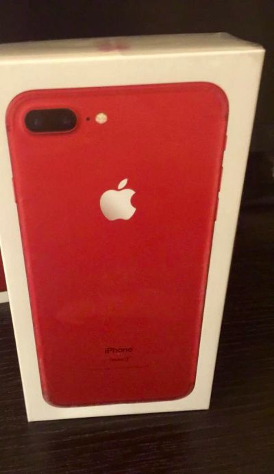 Лот: 11574856. Фото: 1. iPhone 7 Plus 128gb red. Смартфоны