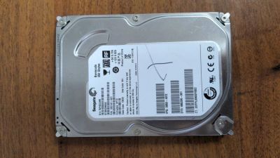 Лот: 25711101. Фото: 1. Жесткий диск 3.5" Seagate Desktop... Жёсткие диски (HDD)