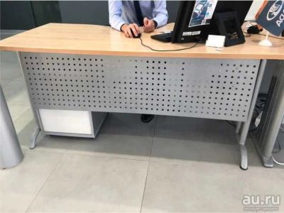 Лот: 13791332. Фото: 1. стол с тумбой и приставным элементом... Компьютерные и письменные столы