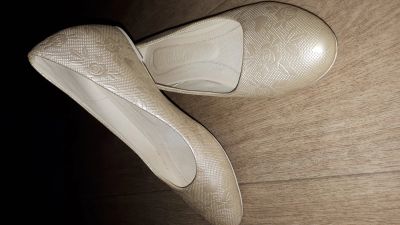 Лот: 12017439. Фото: 1. Туфли женские 41 р-р. Туфли
