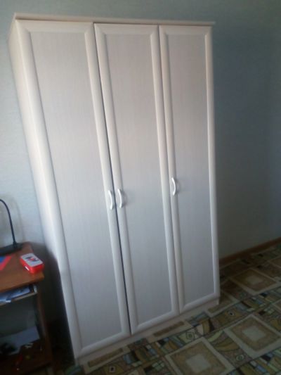 Лот: 11806410. Фото: 1. Шкаф распашной 3-х створчатый... Шкафы, шкафы-купе