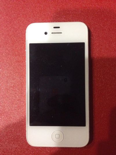 Лот: 6609462. Фото: 1. Продам белый IPhone 4S 32 Gb. Смартфоны