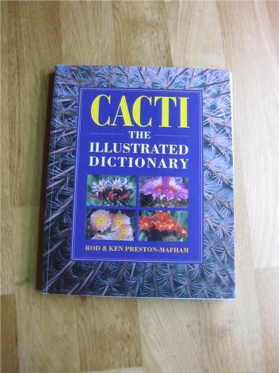 Лот: 6831779. Фото: 1. Фото каталог"CACTI the ilustrated... Другое (хобби, туризм, спорт)