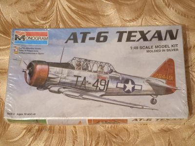 Лот: 18380928. Фото: 1. Сборная модель самолета AT-6 Texan. Военная тема