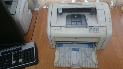 Лот: 11934586. Фото: 1. Принтер HP 1018 хороший аппарат... Лазерные принтеры