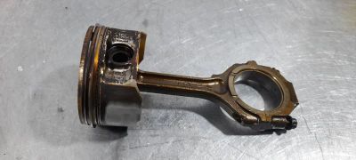 Лот: 18282811. Фото: 1. Поршень с шатуном Nissan Teana... Двигатель и элементы двигателя