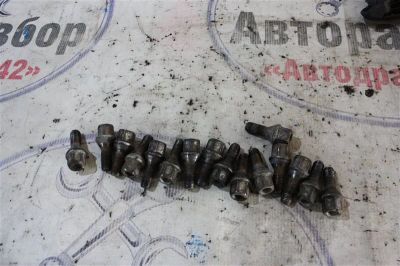 Лот: 21718521. Фото: 1. болты колесные Renault Logan LS12. Двигатель и элементы двигателя