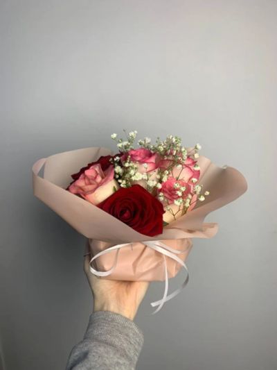 Лот: 25791441. Фото: 1. 8. Композиция -комплимент из роз... Свежие цветы