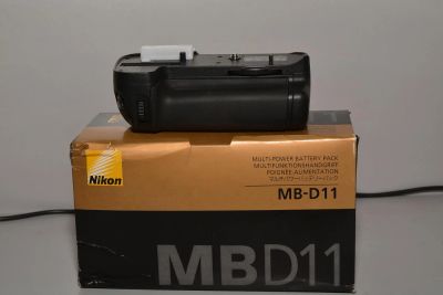 Лот: 7248207. Фото: 1. Батарейный блок Nikon MB-D11... Батарейные блоки, ручки