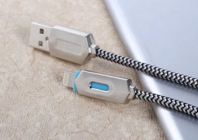 Лот: 10937237. Фото: 1. USB кабель "fashion" 1м (iphone... Дата-кабели, переходники