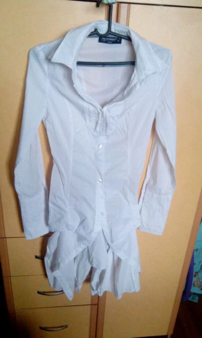 Лот: 9586858. Фото: 1. Итальянская белая длинная рубашка. Блузы, рубашки