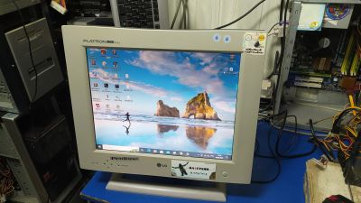 Лот: 20818612. Фото: 1. ЖК монитор 15" LG Flatron 575LE... ЖК-мониторы