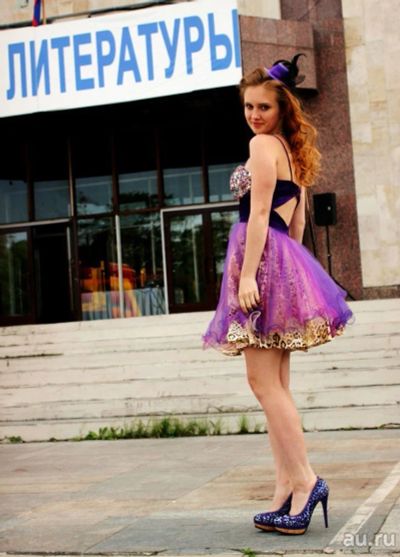 Лот: 8537900. Фото: 1. Шикарное вечернее платье. Платья