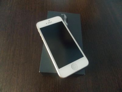 Лот: 4331090. Фото: 1. Продам Iphone 5 16GB Gold. Полный... Смартфоны