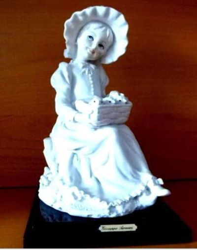 Лот: 6526447. Фото: 1. Capodimonte.Девочка с птенцами... Предметы интерьера и быта