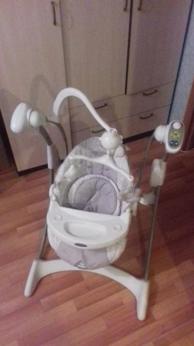 Лот: 10173654. Фото: 1. Детская качеля Graco. Ходунки, прыгунки, качели