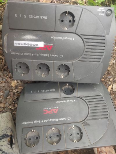 Лот: 23524491. Фото: 1. Два ИБП APC ES-525 на распайку... ИБП, аккумуляторы для ИБП