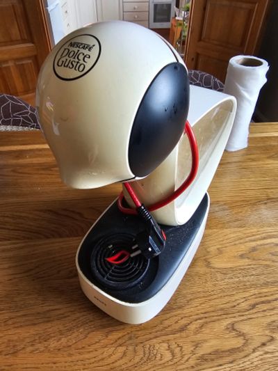 Лот: 25224706. Фото: 1. Кофеварка Nescafé dolce gusto. Чайники, кофемашины, кулеры