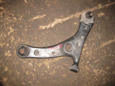 Лот: 20896406. Фото: 1. Рычаг подвески нижний Toyota Noah... Ходовая, подвеска, рулевое управление