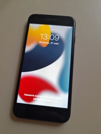 Лот: 19128119. Фото: 1. IPhone se. Смартфоны