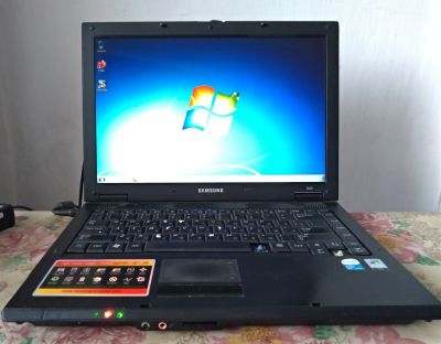 Лот: 19885379. Фото: 1. Ноутбук Samsung NP-R20. Ноутбуки