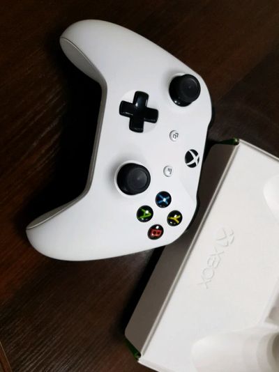 Лот: 11997327. Фото: 1. Xbox One Crede Gamepade джостик... Аксессуары для игровых приставок, консолей, геймпады