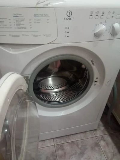 Лот: 16515031. Фото: 1. Стиральная машина indesit wiun... Стиральные машины