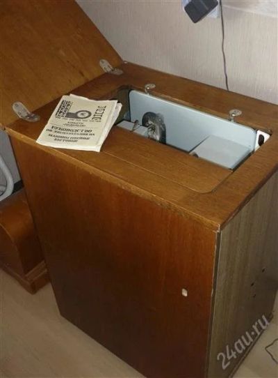 Лот: 1165787. Фото: 1. Швейная машинка. Швейная, вязальная