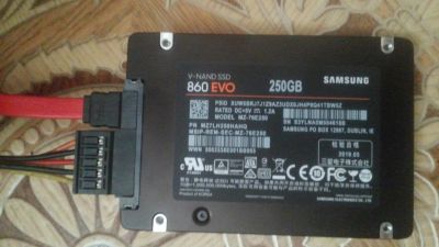 Лот: 14363068. Фото: 1. Samsung SSD 860 EVO 250 ГБ. SSD-накопители