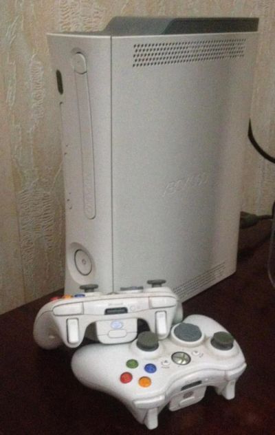Лот: 7005087. Фото: 1. Xbox 360 (прошитый Lt 3.0) + 2... Игровые приставки, консоли