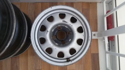 Лот: 5917781. Фото: 1. 4 Штампованных диска , весьма... Диски