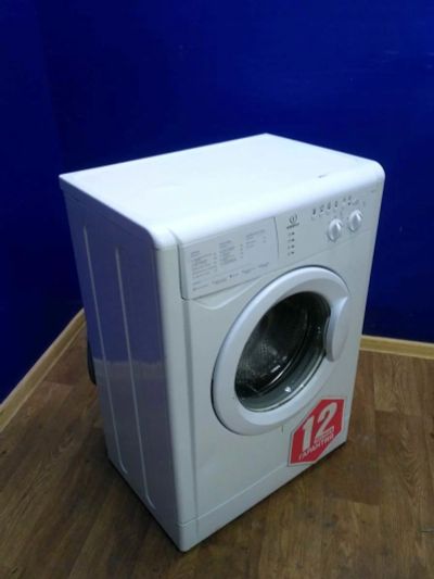 Лот: 12075080. Фото: 1. Стиральная машина indesit wisl... Стиральные машины