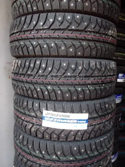 Лот: 12427009. Фото: 1. Зимняя резина 235/65 R-17 "Bridgestone... Шины