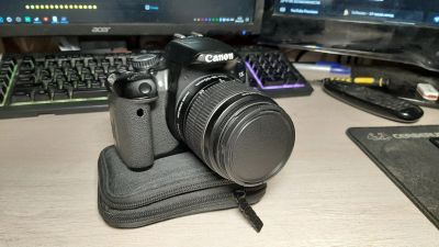 Лот: 15785383. Фото: 1. Зеркальный фотоаппарат Canon EOS... Цифровые зеркальные