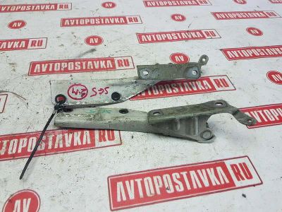 Лот: 20895809. Фото: 1. Петля капота Subaru Forester SG5... Двигатель и элементы двигателя