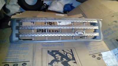Лот: 8860069. Фото: 1. Решетка LAND ROVER. Кузов