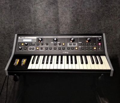 Лот: 11303469. Фото: 1. MOOG Little Phatty Stage2 - аналоговый... Клавишные