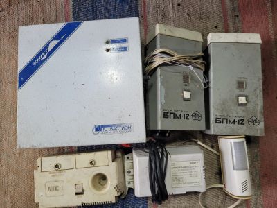 Лот: 23515844. Фото: 1. Разные блоки питания одним лотом. Другое (радиодетали  (электронные компоненты))