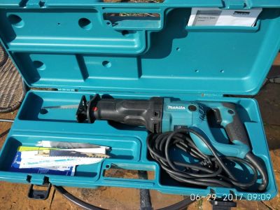 Лот: 9964704. Фото: 1. Пила сабельная Makita JR 3050... Электроинструмент