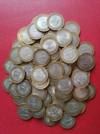 Лот: 13952307. Фото: 1. 10 рублей биметалл, 70 шт (городов... Наборы монет