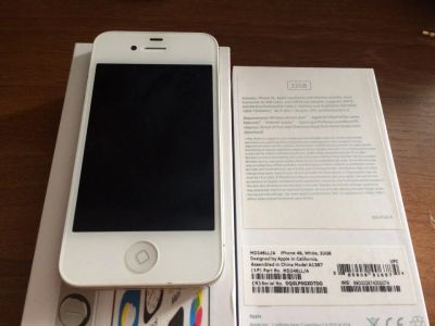 Лот: 10380880. Фото: 1. Продам iPhone 4S - 32GB. Смартфоны