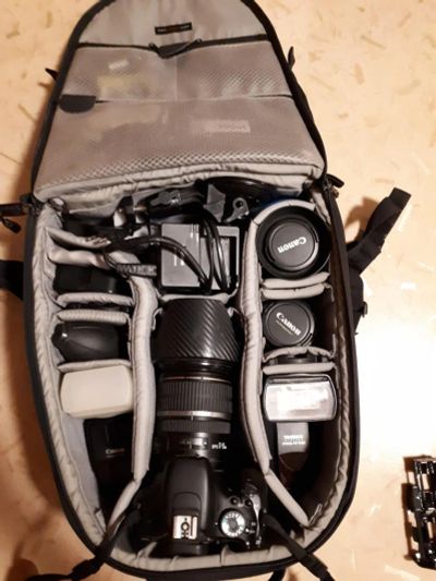 Лот: 10835745. Фото: 1. CANON EOS 600D с полной сумкой... Цифровые зеркальные