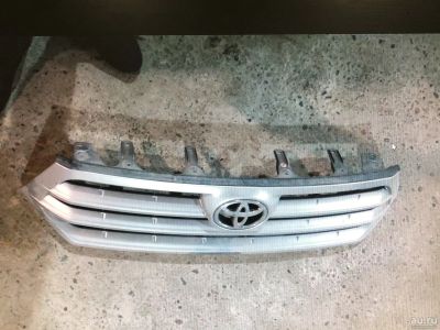 Лот: 15462802. Фото: 1. Решетка радиатора оригинал Toyota... Кузов